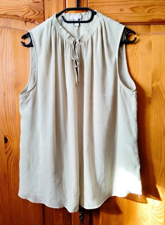 Blusa ligera sin mangas – photo 3